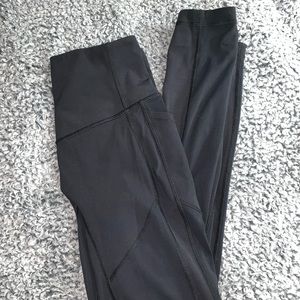 LULULEMON ATHLETIC LEGGINGS